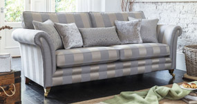 LUXUSNÍ SEDACÍ SOUPRAVY