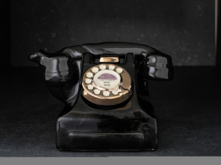 KONVICE NA ČAJ TELEFON